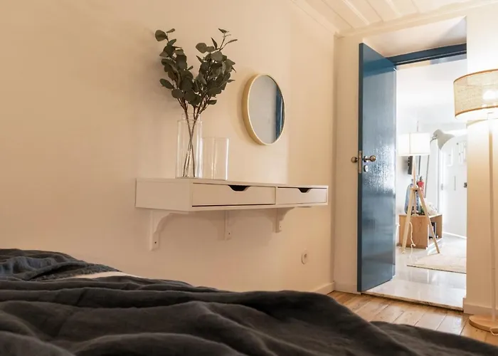 Beautiful 1-Bedroom Apt in Lisbon - NO TV -